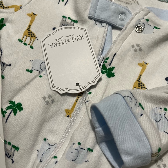 NWT KYLE & DEENA NY 1 piece sleepwear for Baby’s 6-9 months . 🦒🦓🦛🐒🌴🌴 - Picture 4 of 5